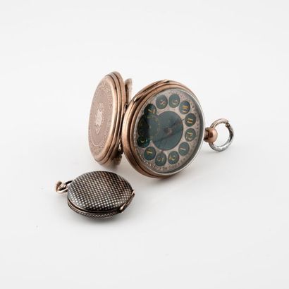 Two watches: 
- one silver collar (min. 800)...