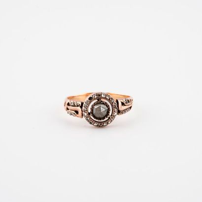 Ring in pink gold (750) centered on a diamond...