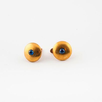 Pair of cufflinks in yellow gold (750) with...