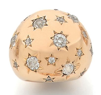 null Rounded rush ring in yellow gold (750) set with antique cut diamonds in star...