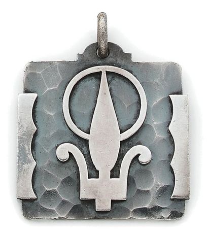 Jean DESPRES (1889-1980) Important hammered and plain silver plated metal pendant...