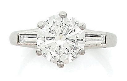 MAUBOUSSIN Bague solitaire en platine (850) ornée d'un diamant demi-taille en serti...
