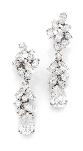CHAUMET Paris Elegant pair of ear clips in white gold (750) and platinum (850) formed...