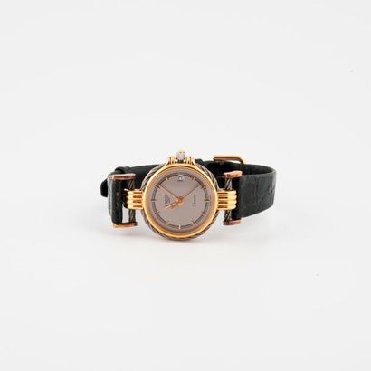 FRED, Force 10 

Ladies' bracelet watch in steel and gold plated metal. 

Circular...