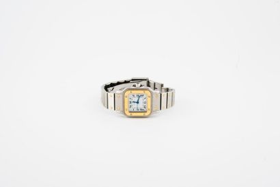 CARTIER, Santos 

Montre bracelet de femme en acier et or jaune (750).

Boîtier carré...