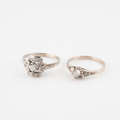 null Two rings in white gold (750) and platinum (850) adorned with old or modern...