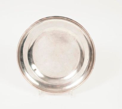 null Circular silver platter (950), model contour thread. 

Goldsmith's mark : P.?.B...