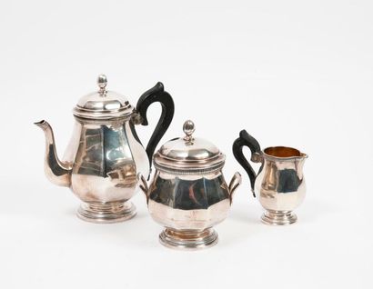 null 
Silver tea set (950) including a teapot, a milk jug and a sugar bowl, with...