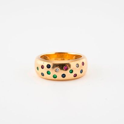 Yellow gold ring (750) adorned with small...