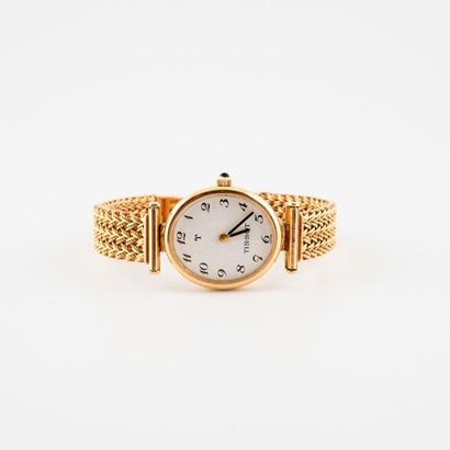 TISSOT 
Montre bracelet de dame en or jaune (750) 
Boîtier ovale. 
Cadran émaillé...