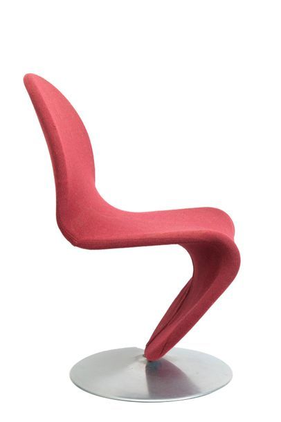 Verner PANTON (1926-1998) 

Suite of five chairs known as System 123. 

Burgundy...