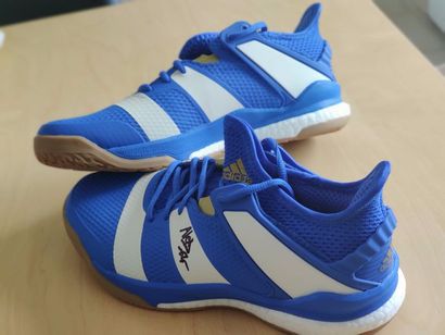 LACRABERE Alexandra (handball) chaussures dédicacées : STABIL/ ultra boost (T42)