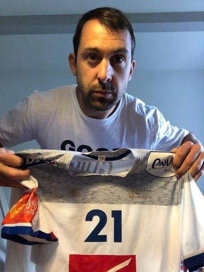 GUIGOU Michael (handball) maillot porté à l'euro 2016 et dédicacé