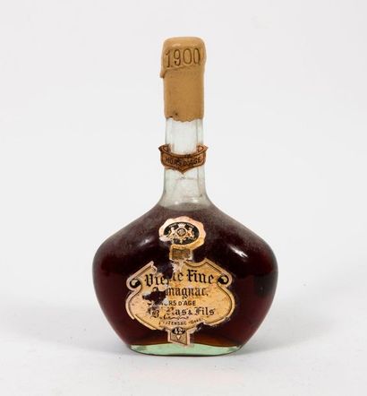 GELAS & FILS 

Une bouteille, 1900.

Armagnac Hors d'âge.

Niveau bas.

Etiquette...