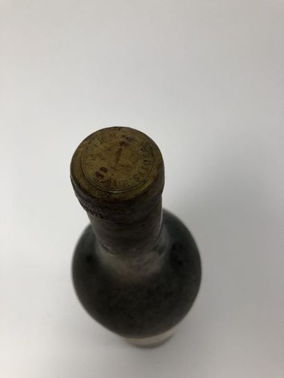 CHÂTEAU D'YQUEM 

Une bouteille, 1929.

Premier cru supérieur Sauternes.

Niveau...