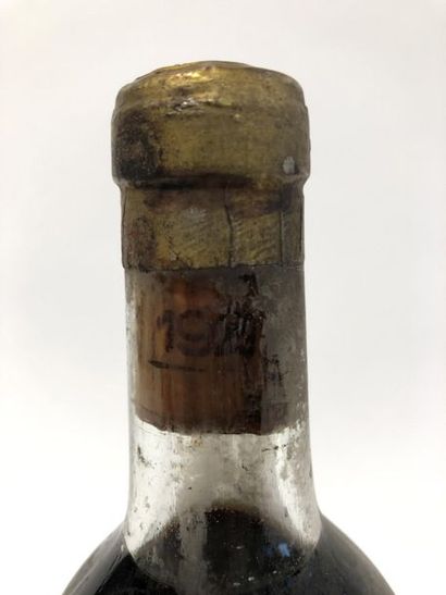 CHÂTEAU D'YQUEM 

Une bouteille, 1929.

Premier cru supérieur Sauternes.

Niveau...