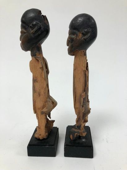 null GHANA, Ewé

Pair of Venavi twins.

Carved wood. The body is very ravined but...