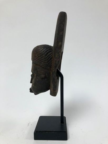 null BURKINA FASO, Lobi

Rare composition representing a Lobi model on a wooden support....