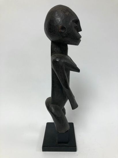null COTE D'IVOIRE, Senoufo

Statuette de personnage féminin.

En bois représentée...