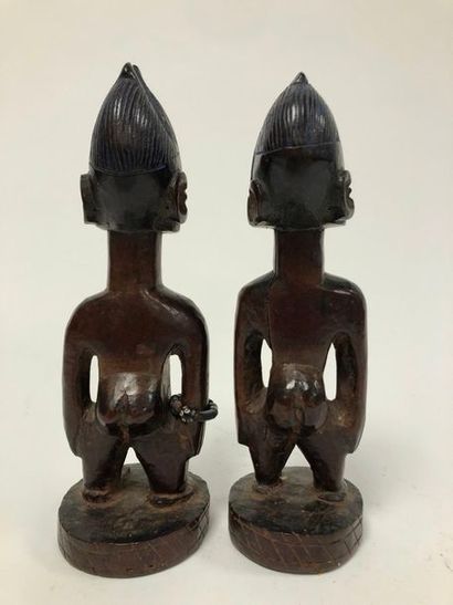 null NIGERIA, Ibedji

Nice pair of twins.

In wood, male and female, standing, arms...