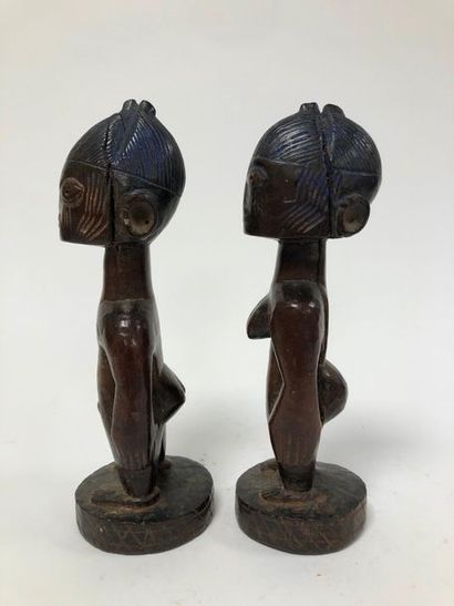 null NIGERIA, Ibedji

Nice pair of twins.

In wood, male and female, standing, arms...