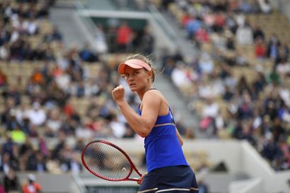 Fiona Ferro Une heure de tennis sur un court de la FFT (Roland Garros ou Centre National...