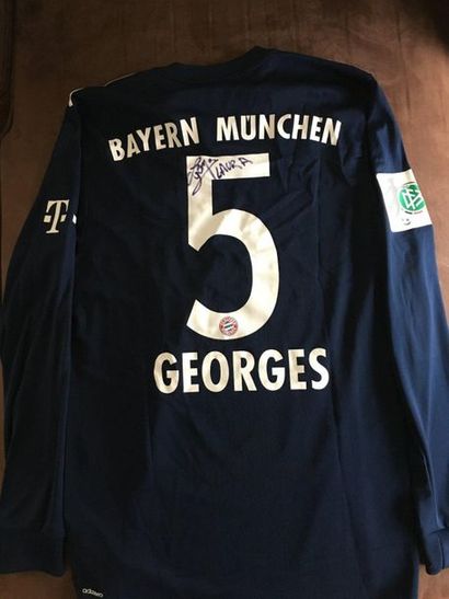 Maillot de Laura GEORGES Former international football player Laura GEORGES, currently...