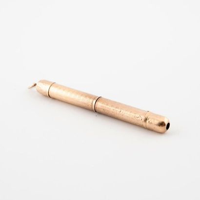 null Lead pencil in yellow gold (750). 

Gross weight : 7,6 g.

Shocks.