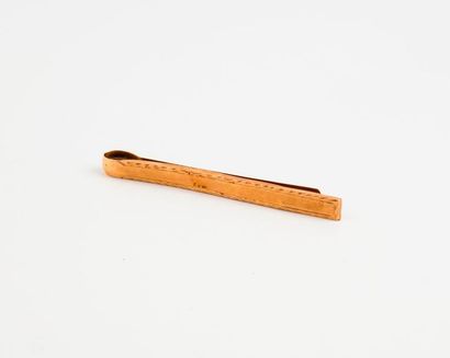 Rose gold tie pin (585) 

Weight: 3.6 g....