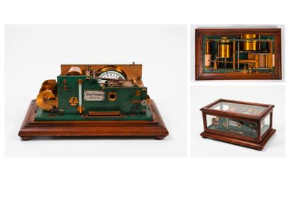 Emil BANGGER, Zürich 

Barographe et baromètre enregistreur, avec horloge, en acier,...