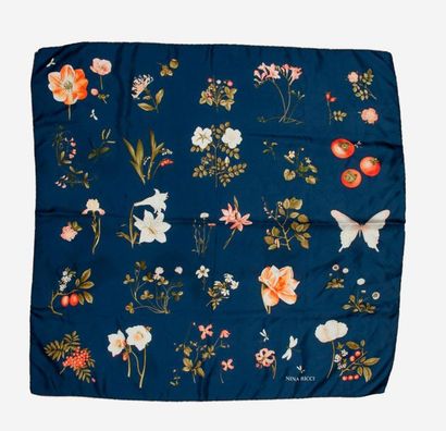 Nina RICCI 

Square in silk twill printed with a seedling of flowers on a navy blue...