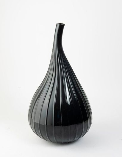 Renzo STELLON (1943) & SALVIATI 

Vase Drops, 2007. 

En verre de Murano. 

Signé...
