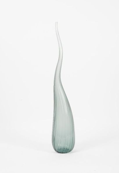 Renzo STELLON (1943) & SALVIATI 

Vase Aria, 2008. 

En verre de Murano. 

Signé...