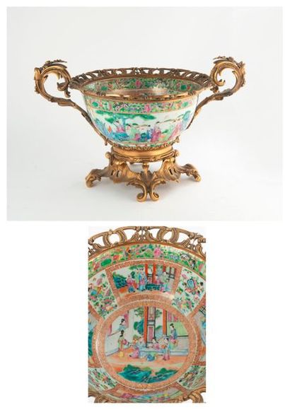 Chine, Canton, XIXème siècle 

Circular porcelain bowl with polychrome and gold enamel...