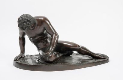 D'après L'ANTIQUE. 

Gladiator or dying Gaul. 

Bronze proof with a brown-green patina....