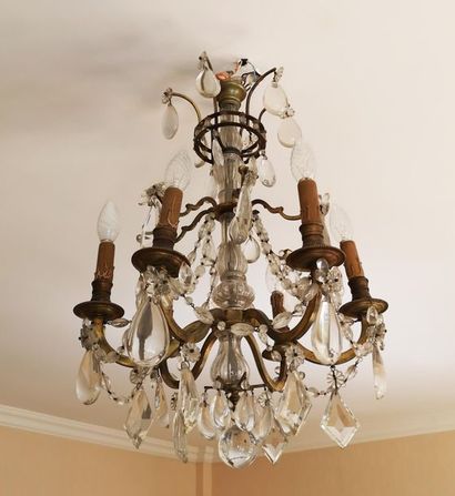  Six-light chandelier with bronze frame and gadrooned balusters and facetted or drop-shaped...