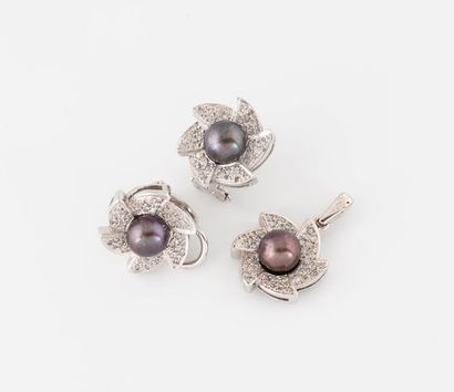 null Demi-parure aux fleurs en or gris (750), perles grises de Tahiti et petits diamants...