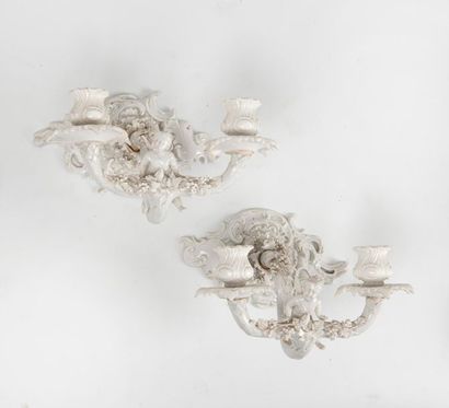 ALLEMAGNE, Volkstedt, fin du XIXème siècle Paire d'appliques en porcelaine blanche...