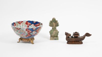 CHINE, fin du XIXème siècle ou XXème siècle - CANTON
Vase en porcelaine polychrome...