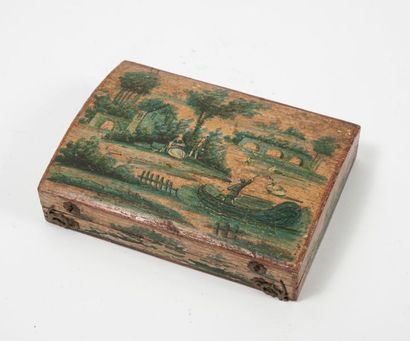 XVIIIème siècle. Boîte à jeux rectangulaire à couvercle bombé en bois peint à décor...