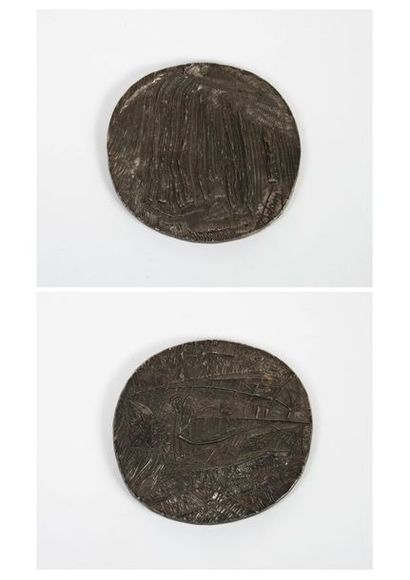 D'après Henri-Georges ADAM Médaille en cuivre argenté à décor, recto-verso, texturé.
Signée.
Edition...
