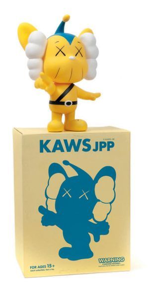 KAWS (né en 1974) 
JPP (Yellow), 2008
Vinyle peint, sculpture objet portant la signature,...