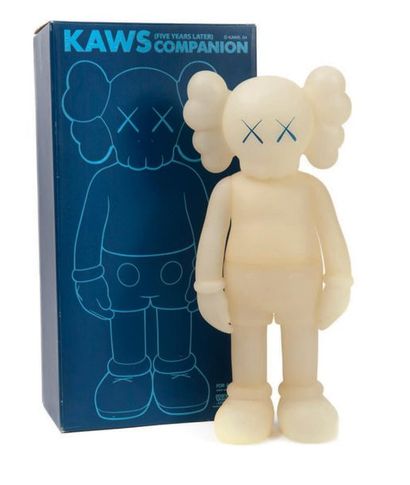 KAWS (né en 1974) 
Five years later (Transparent), 2004
Vinyle peint, sculpture-objet...