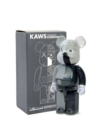 KAWS (né en 1974) 
Bearbrick Dissected Companion 400 % (Grey), 2008
Vinyle peint,...