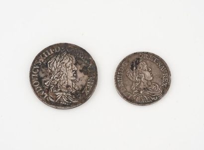 France Deux pièces en argent Louis XIII (1643) et Louis XIV (1649).
Poids net total...