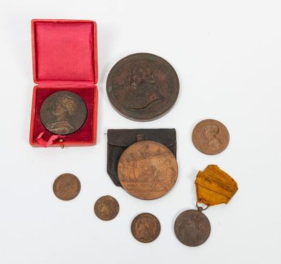 ITALIE, FRANCE, XIXème-XXème siècles Petit lot de médailles en bronze (Pie IX, Sylvanus...