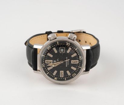 LIP, Nautic-Ski Men's wristwatch. 
Round steel case. 
Dial with black background,...