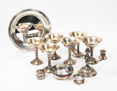 CHRISTOFLE ET DIVERS Set of silver plated metal parts:
CHRISTOFLE.
- Tea strainer...