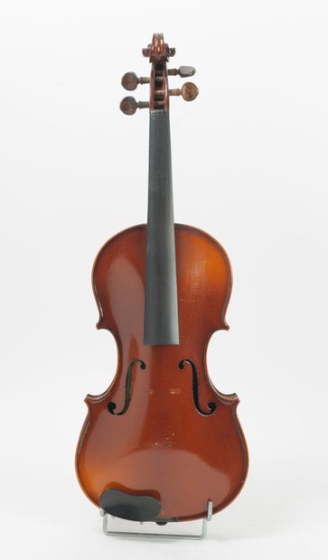 null Violon d'étude, copie d'après le modèle Stainer, portant étiquette apocryphe...