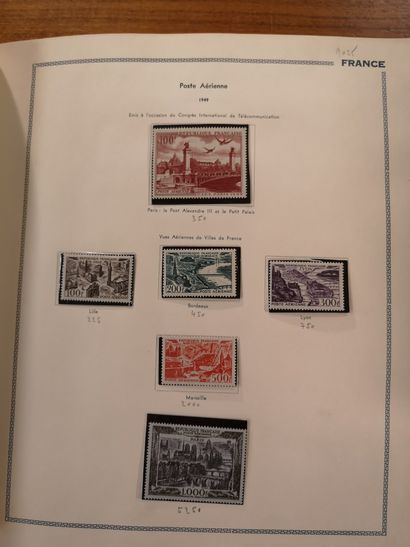 TOUS PAYS Ensemble de timbres neufs et oblitérés dont FRANCE, en feuilles ou fragments...